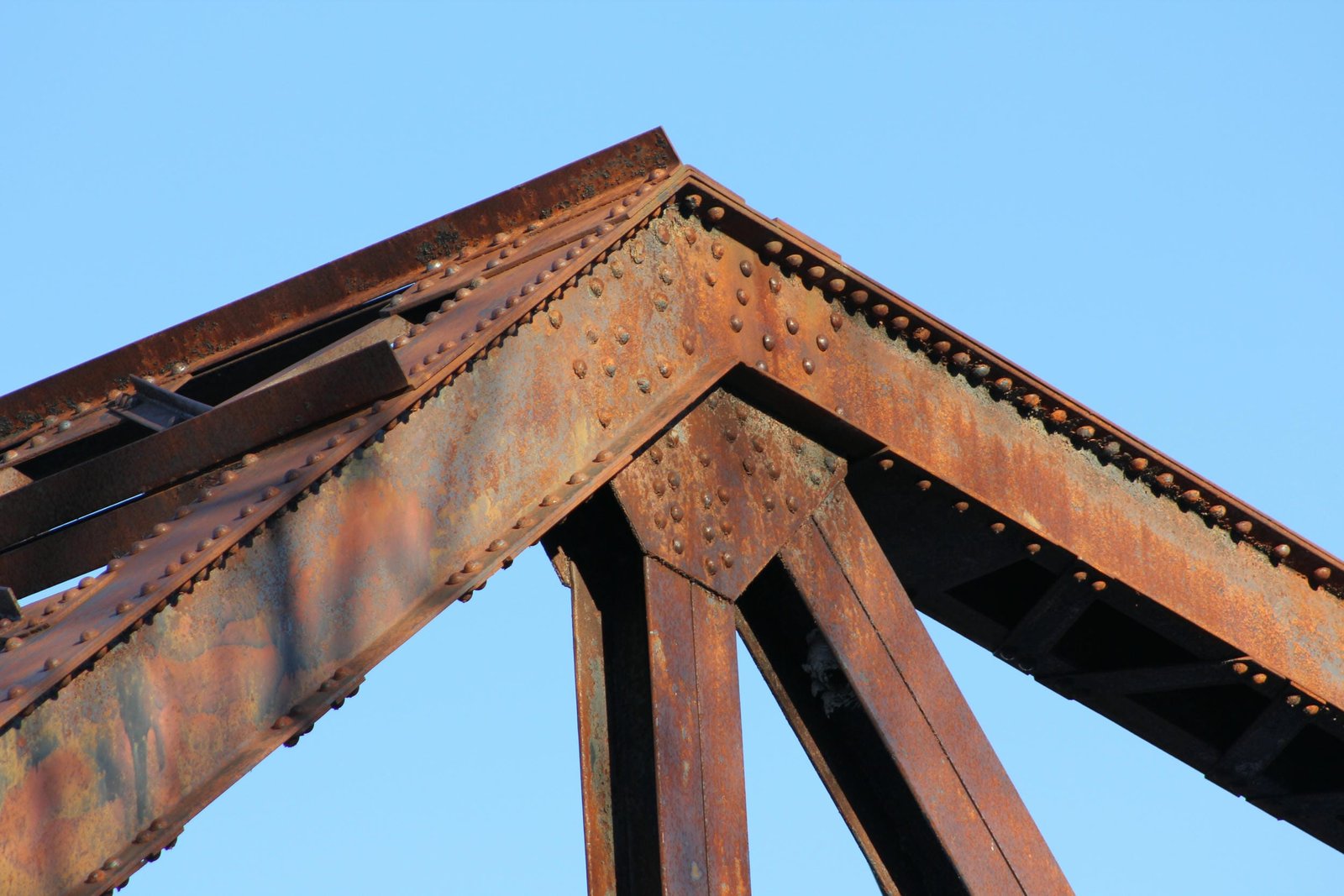 Upper angle connection